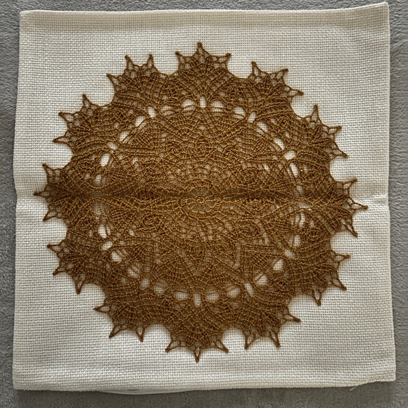 The brown lace handmade pillowcases, 2 in set. Flower Lace, 11 to 12 inches - Picture 6 of 9